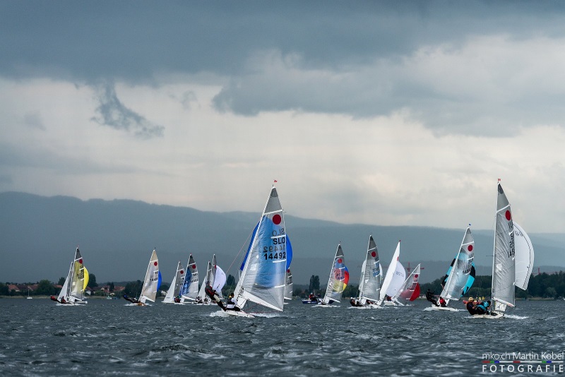 Med nevihto na vodi Med nevihto na vodi